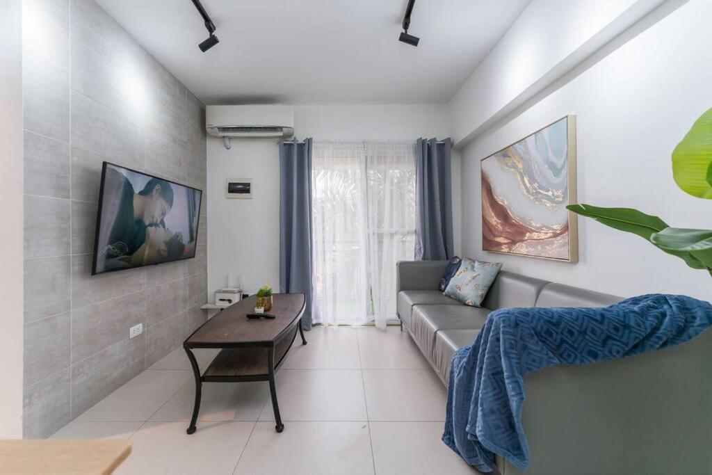 Airport Express Hostel E-527, 2 Minutes To Airport,Fast Wifi, Free Netflix Lapu-Lapu City Exterior foto